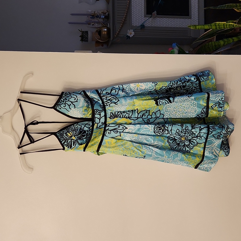 Gorgeous iZ Byer Halter Dress Size 11